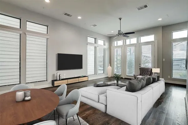 $2,900 | 2114 Sabine Street, Houston, TX 77007