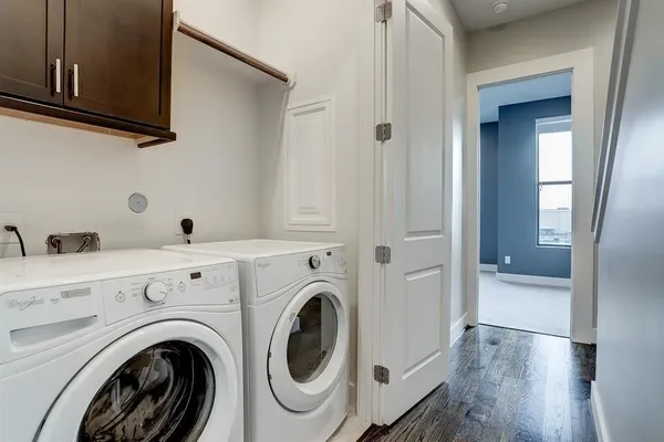 $2,900 | 2114 Sabine Street, Houston, TX 77007