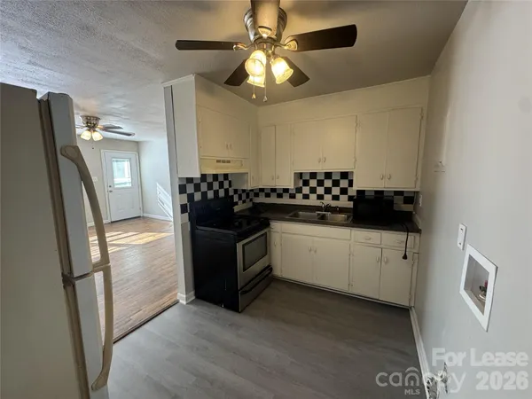 $1,050 | 333 Laurel Street, Hudson, NC 28638