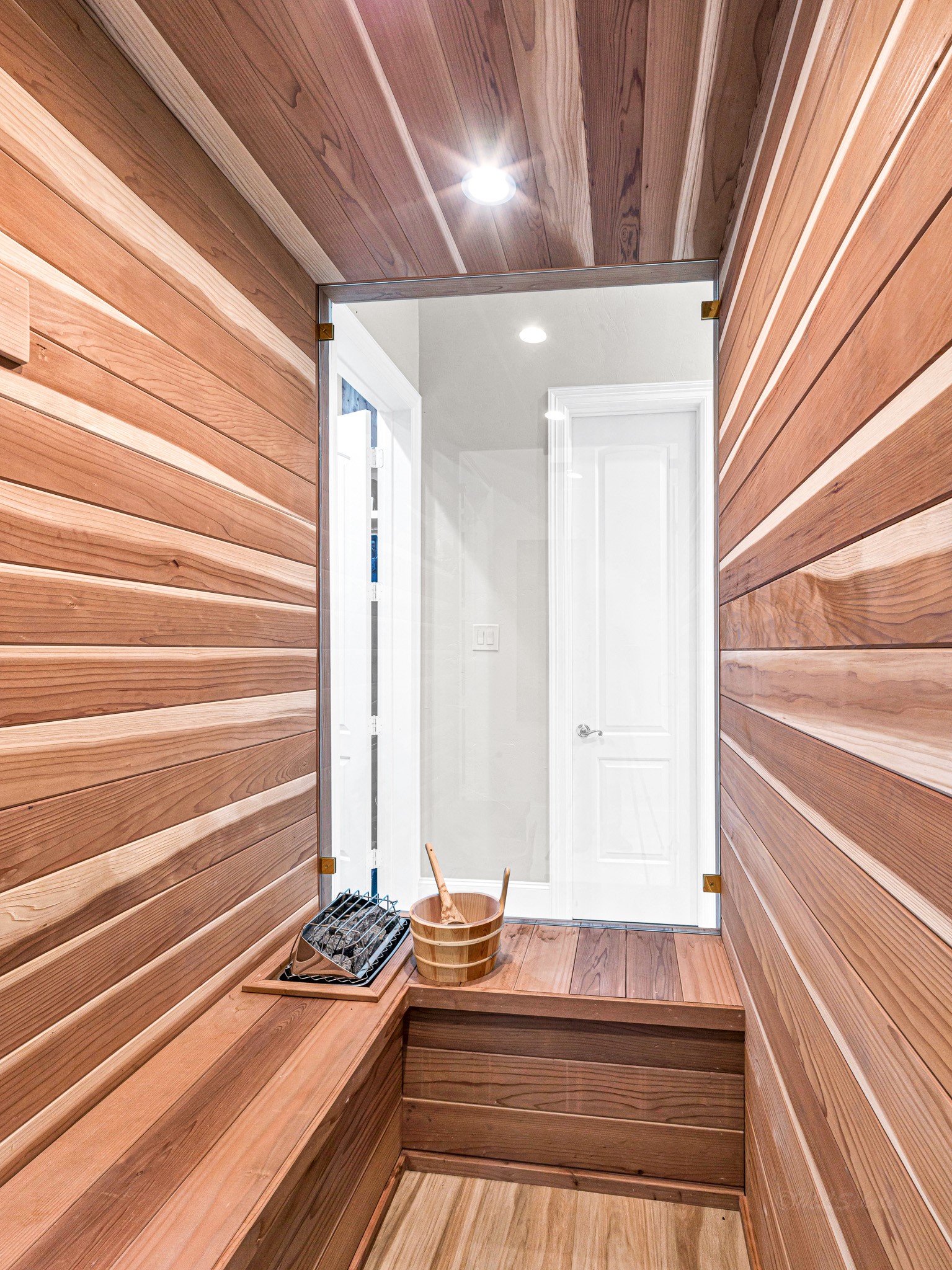 4614 Inker Street Houston, TX 77007 - Photo 23 of 36 Sauna located behind the primary shower.