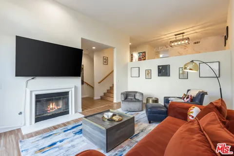 $1,199,999 | 8011 Hannum Avenue, Culver City, CA 90230