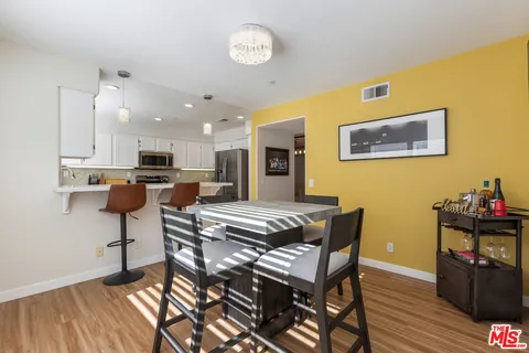 $1,199,999 | 8011 Hannum Avenue, Culver City, CA 90230