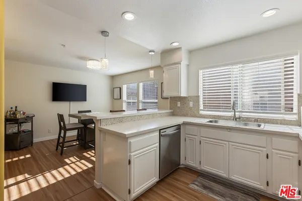 $1,199,999 | 8011 Hannum Avenue, Culver City, CA 90230