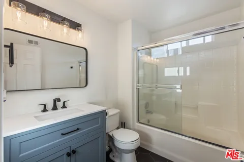 $1,199,999 | 8011 Hannum Avenue, Culver City, CA 90230