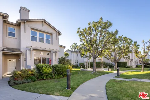 $1,199,999 | 8011 Hannum Avenue, Culver City, CA 90230