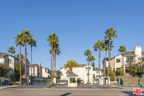 $1,199,999 | 8011 Hannum Avenue, Culver City, CA 90230