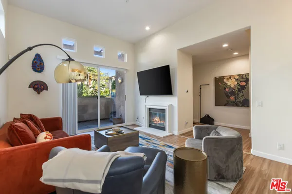 $1,199,999 | 8011 Hannum Avenue, Culver City, CA 90230