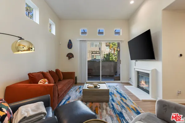 $1,199,999 | 8011 Hannum Avenue, Culver City, CA 90230
