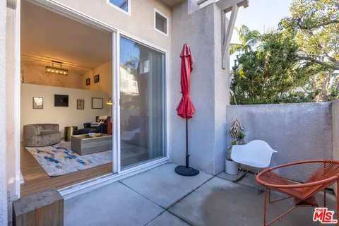 $1,199,999 | 8011 Hannum Avenue, Culver City, CA 90230