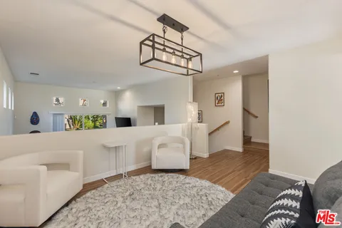 $1,199,999 | 8011 Hannum Avenue, Culver City, CA 90230