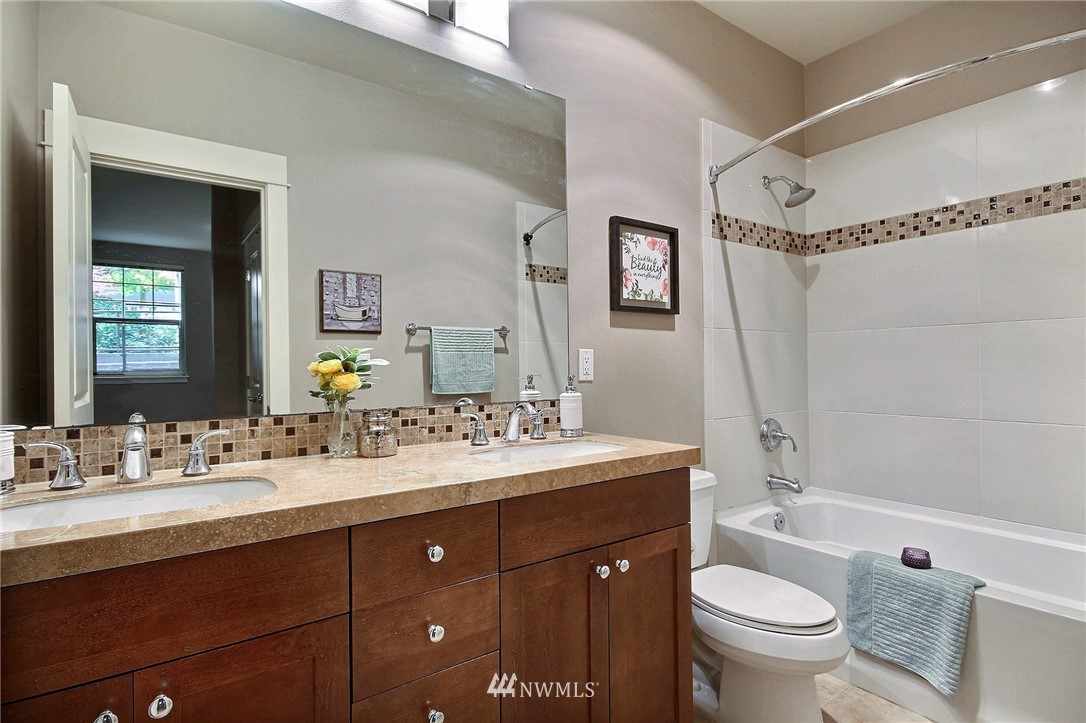8535 Avondale Road Northeast, Unit A102 Redmond, WA 98052 - Photo 14 of 25 Gallery Image 14