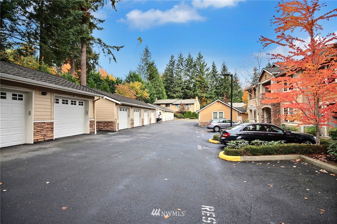 8535 Avondale Road Northeast, Unit A102 Redmond, WA 98052 - Photo 22 of 25 Gallery Image 22