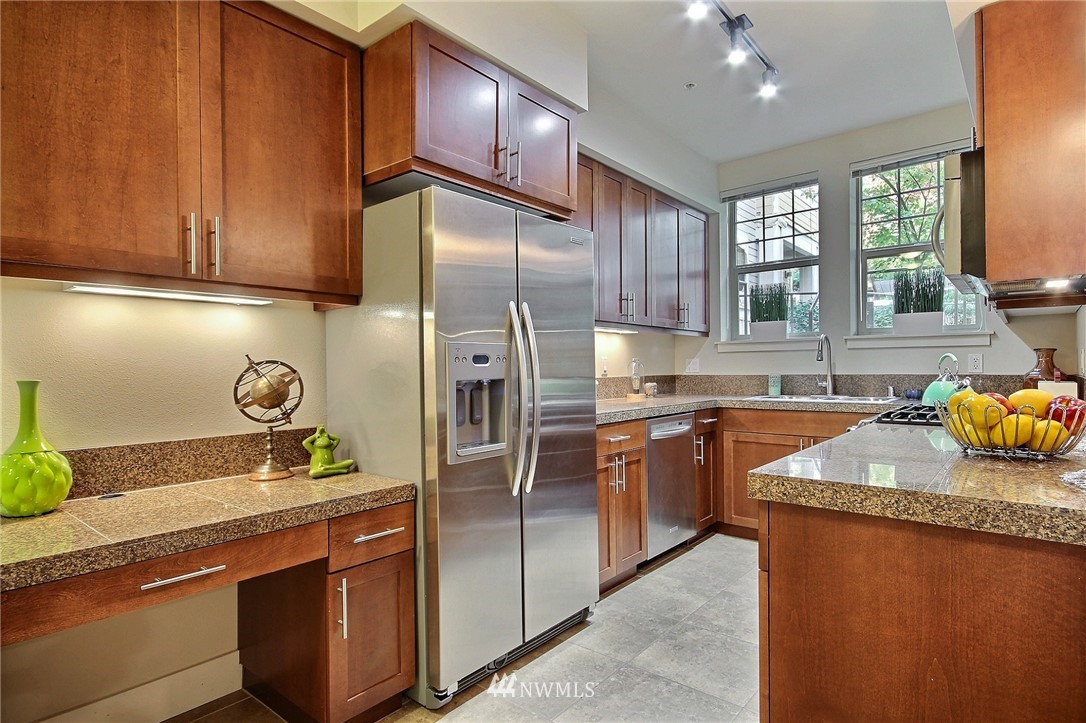 8535 Avondale Road Northeast, Unit A102 Redmond, WA 98052 - Photo 9 of 25 Gallery Image 9