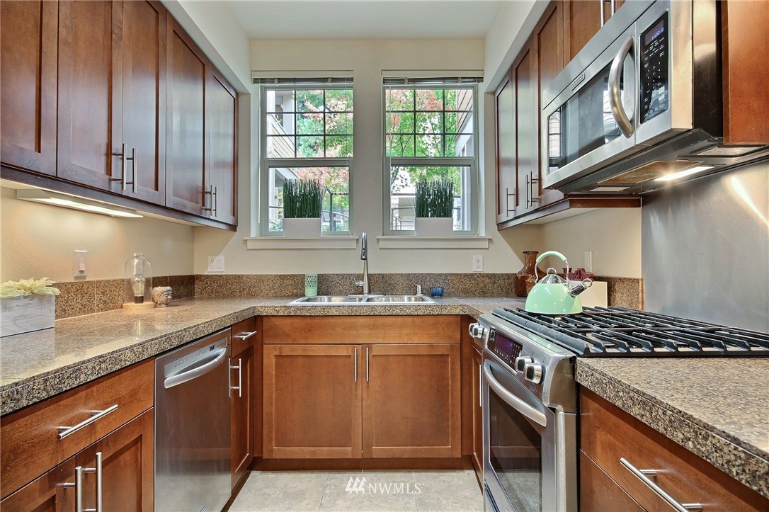 8535 Avondale Road Northeast, Unit A102 Redmond, WA 98052 - Photo 10 of 25 Gallery Image 10