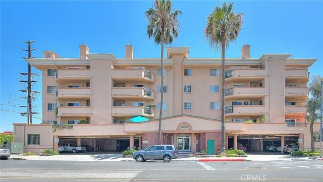 $2,400 | 11410 Brookshire Avenue, Unit 113, Downey, CA 90241