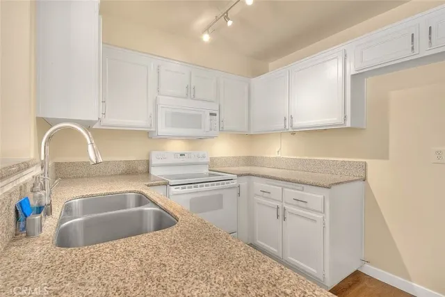 $2,400 | 11410 Brookshire Avenue, Unit 113, Downey, CA 90241