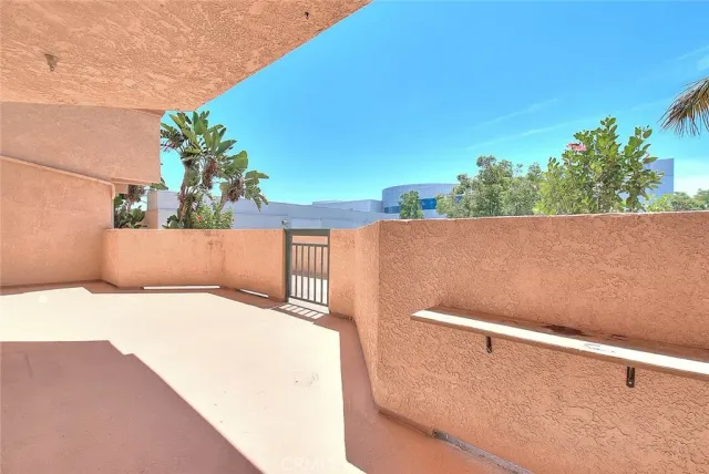 $2,400 | 11410 Brookshire Avenue, Unit 113, Downey, CA 90241