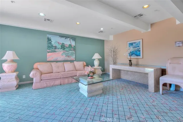 $2,400 | 11410 Brookshire Avenue, Unit 113, Downey, CA 90241