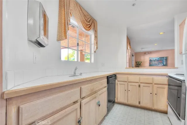 $2,400 | 11410 Brookshire Avenue, Unit 113, Downey, CA 90241