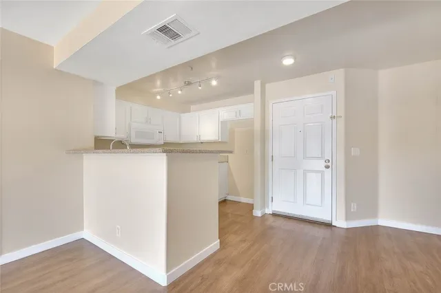 $2,400 | 11410 Brookshire Avenue, Unit 113, Downey, CA 90241