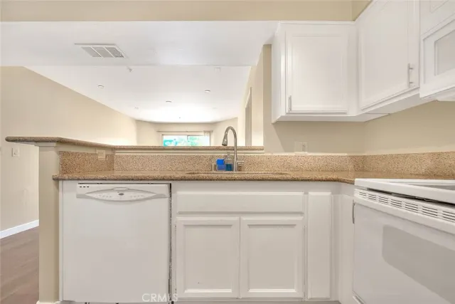 $2,400 | 11410 Brookshire Avenue, Unit 113, Downey, CA 90241