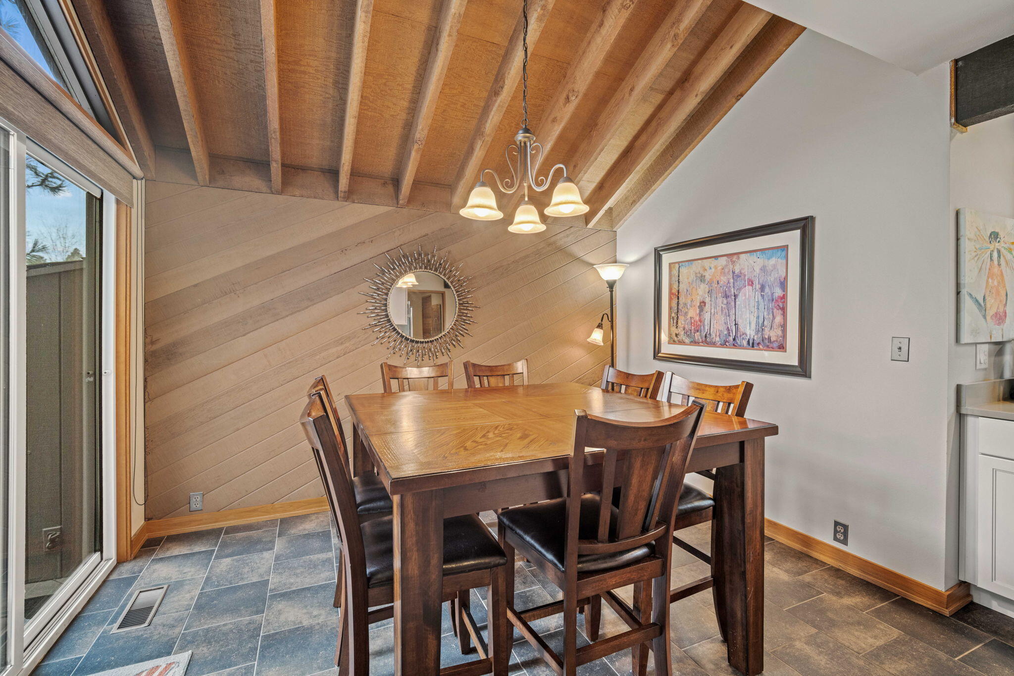 57231 Island Road, Unit 31 Sunriver, OR 97707 - Photo 10 of 32 10-web-or-mls-31 Meadow House-10 - Copy