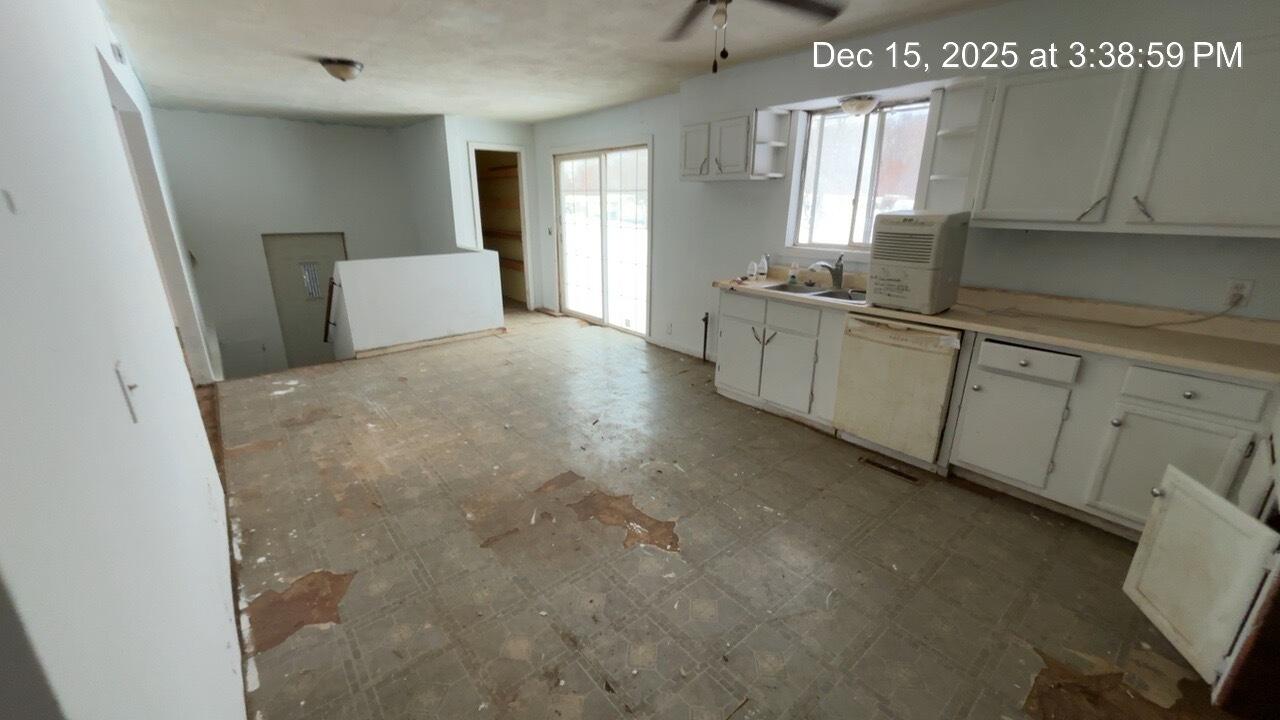 79989 39th Street Decatur, MI 49045 - Photo 4 of 14 12152025 (2)