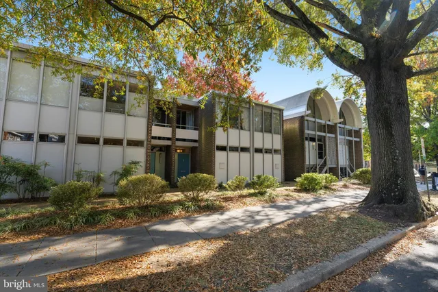 $4,100 | 1378 4th Street Southwest, Washington, DC 20024