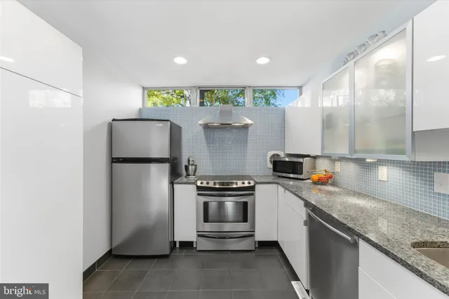 $4,100 | 1378 4th Street Southwest, Washington, DC 20024