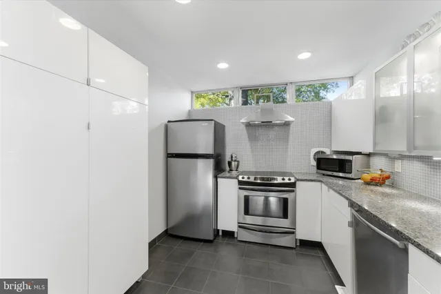 $4,100 | 1378 4th Street Southwest, Washington, DC 20024