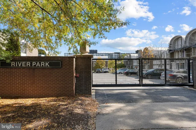 $4,100 | 1378 4th Street Southwest, Washington, DC 20024