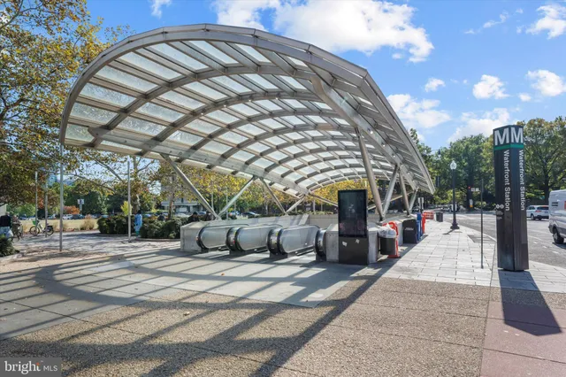 $4,100 | 1378 4th Street Southwest, Washington, DC 20024