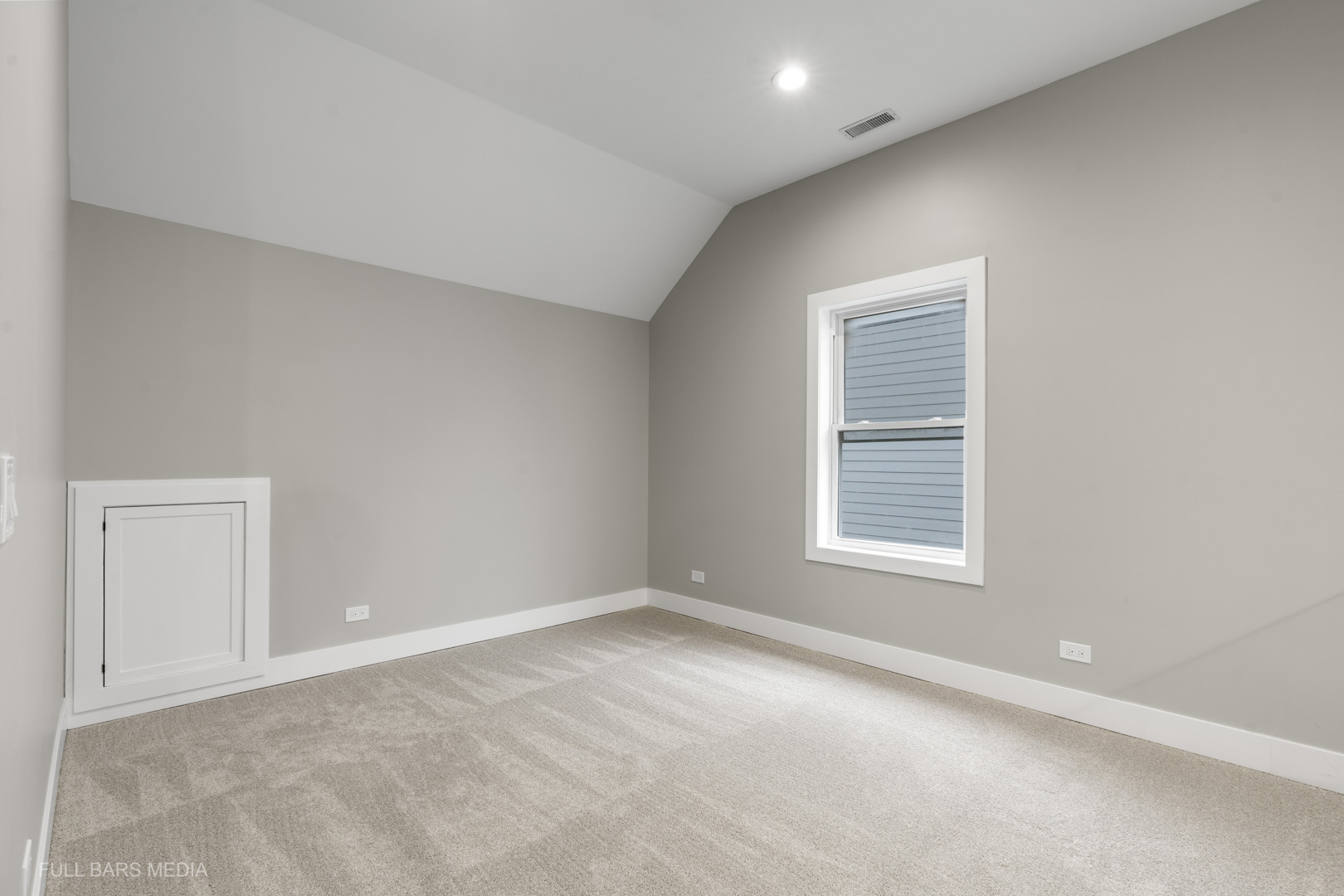 4032 Faith Lane St. Charles, IL 60174 - Photo 24 of 38 an empty room with a window