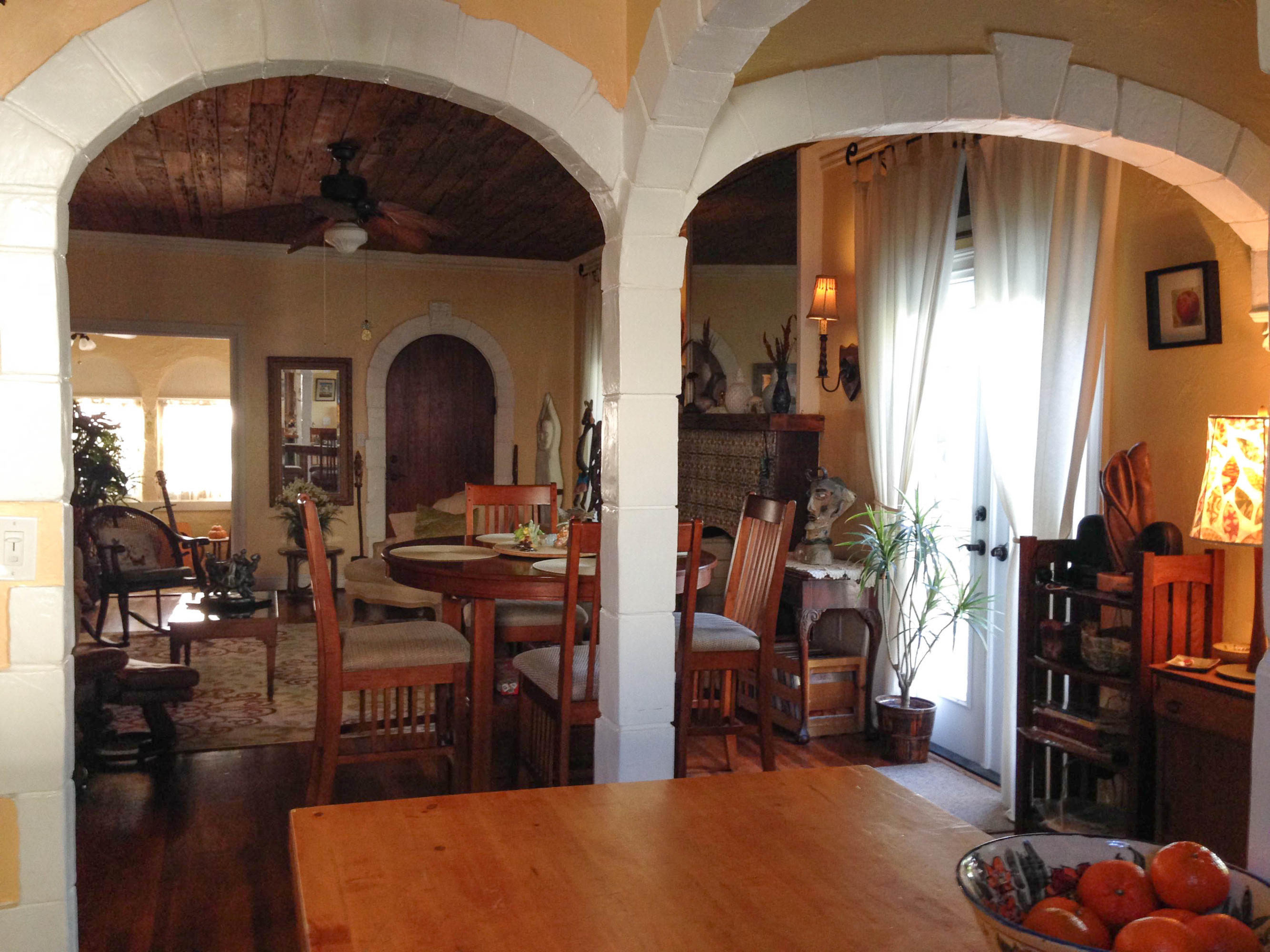 415 Plymouth Road West Palm Beach, FL 33405 - Photo 18 of 47 Kitchen view to the front door