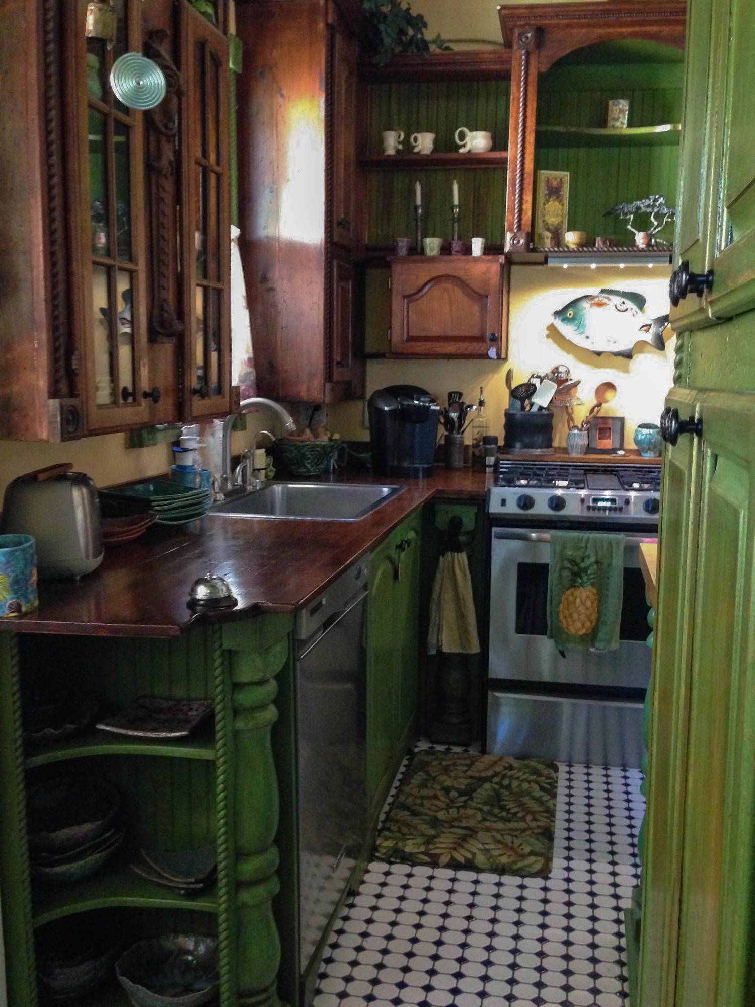 415 Plymouth Road West Palm Beach, FL 33405 - Photo 22 of 47 Custom Kitchen