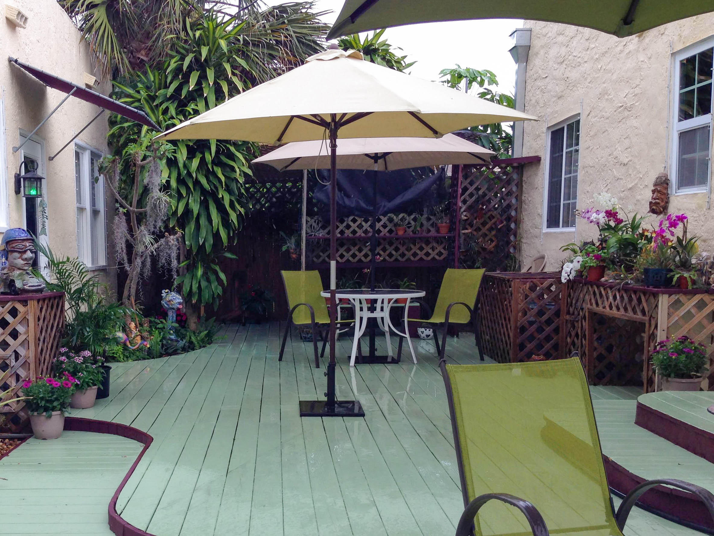 415 Plymouth Road West Palm Beach, FL 33405 - Photo 26 of 47 Cottage to the Left & House to the right