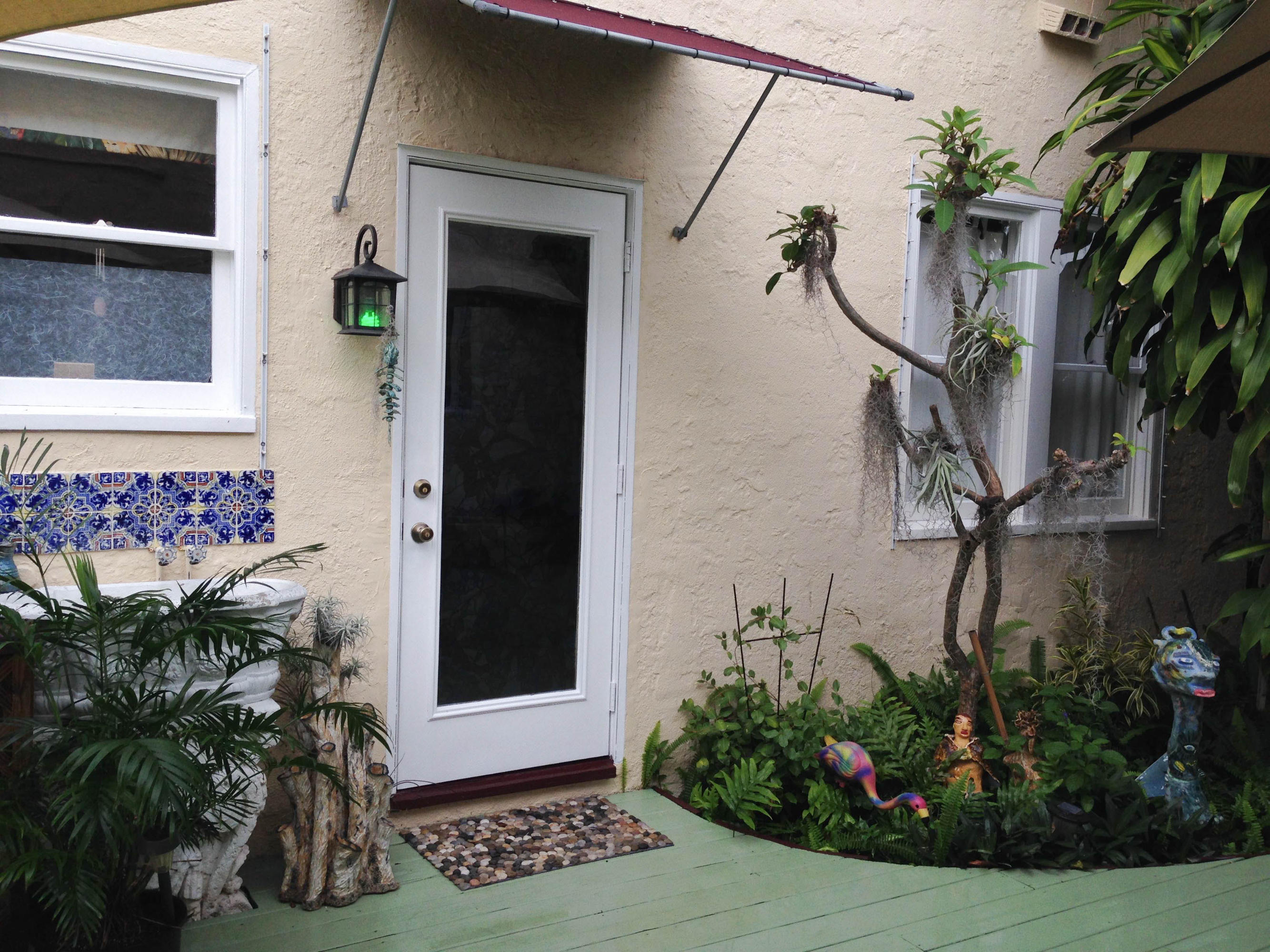 415 Plymouth Road West Palm Beach, FL 33405 - Photo 27 of 47 Cottage Front Door