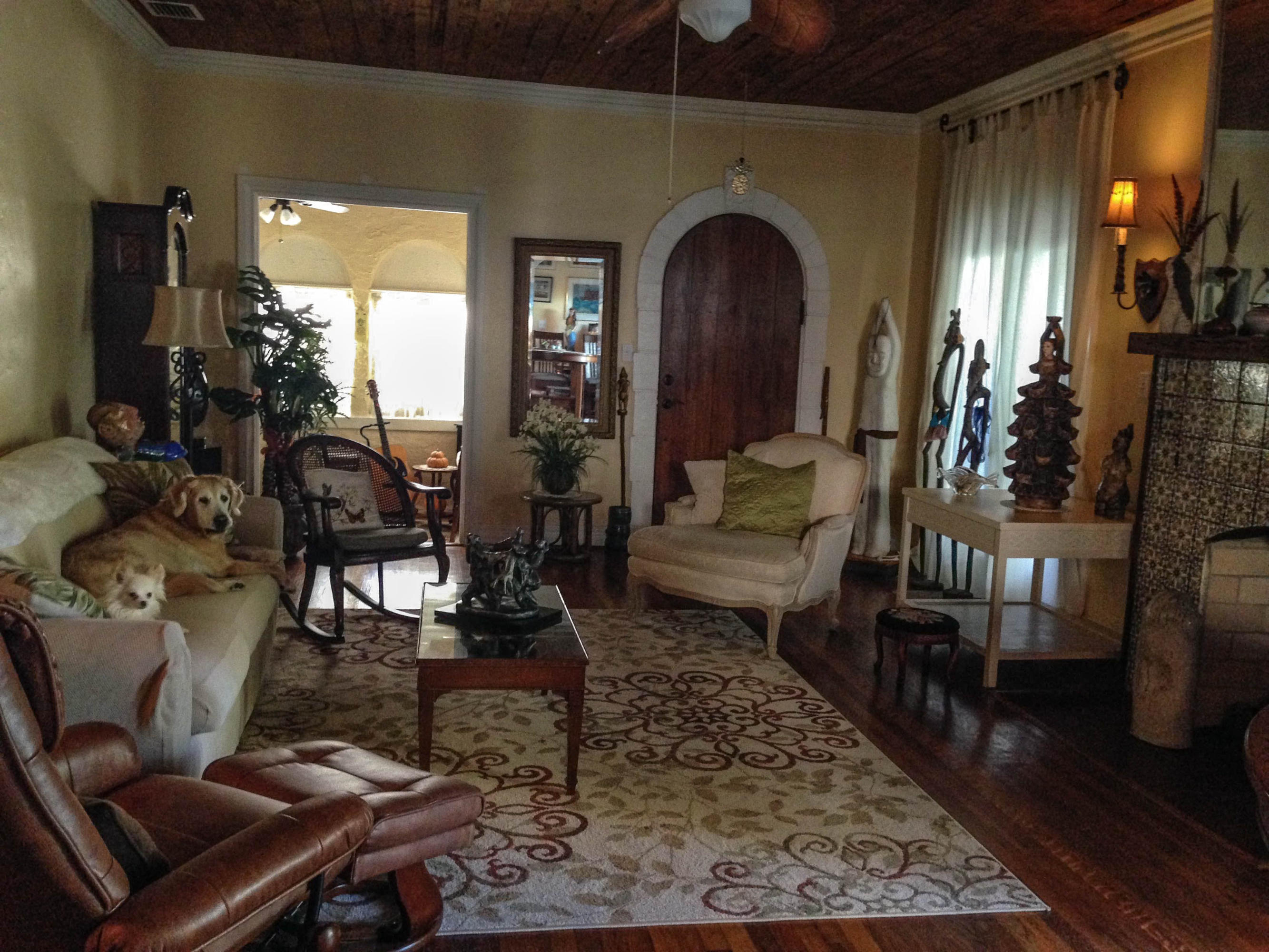 415 Plymouth Road West Palm Beach, FL 33405 - Photo 9 of 47 Living Room