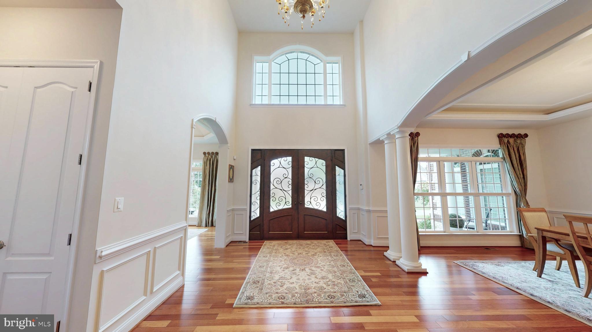 9813 Sunrise Road Vienna, VA 22181 - Photo 3 of 118 Stunning Foyer