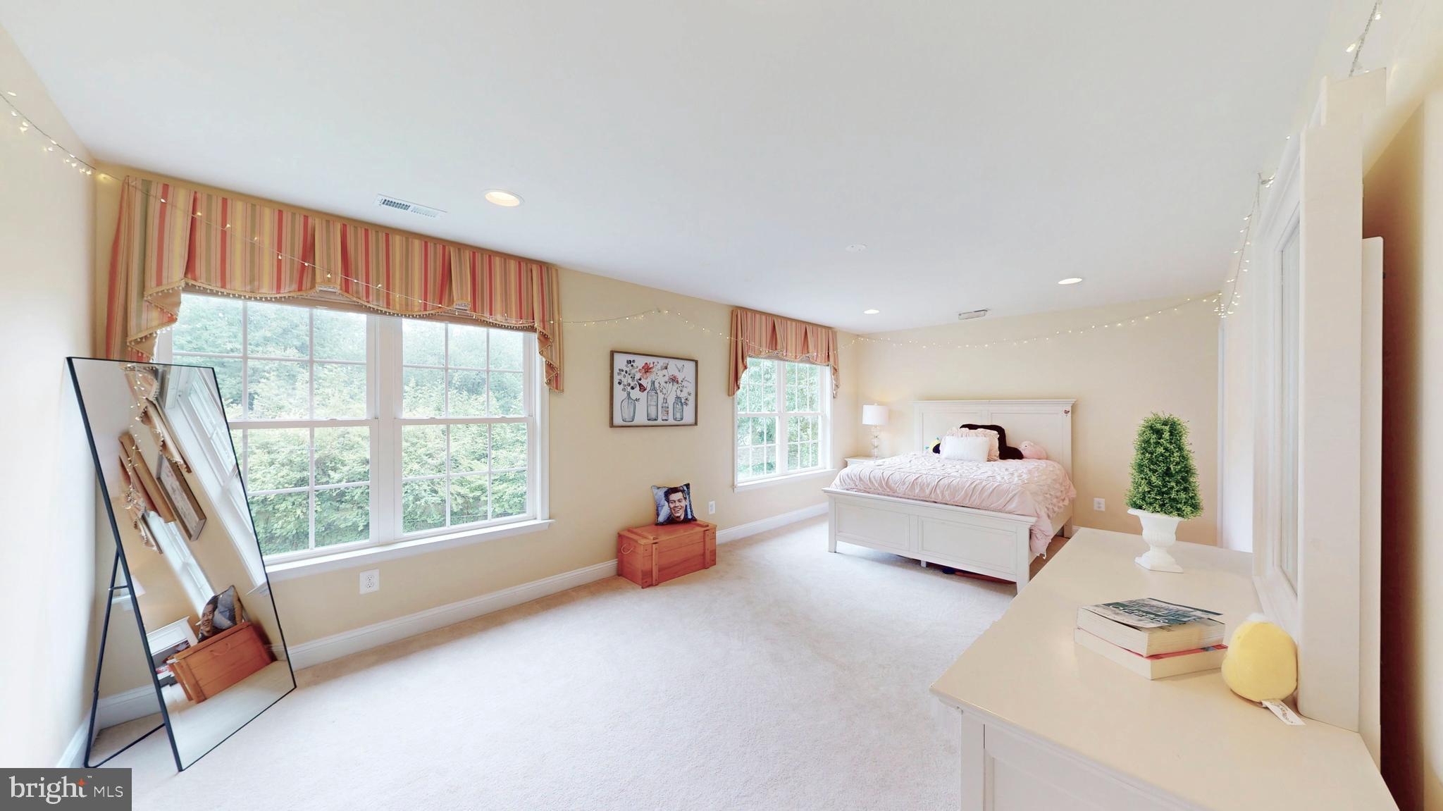 9813 Sunrise Road Vienna, VA 22181 - Photo 58 of 118 Oversized Bedroom 3