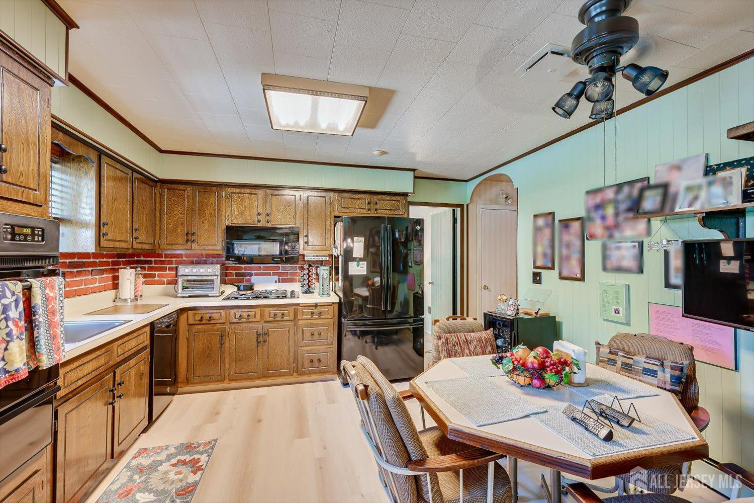 2 Eagle Road Edison, NJ 08820 - Photo 17 of 52