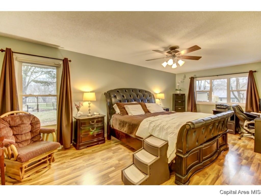 52 Axline Road Chatham, IL 62629 - Photo 20 of 36 Gallery Image 20