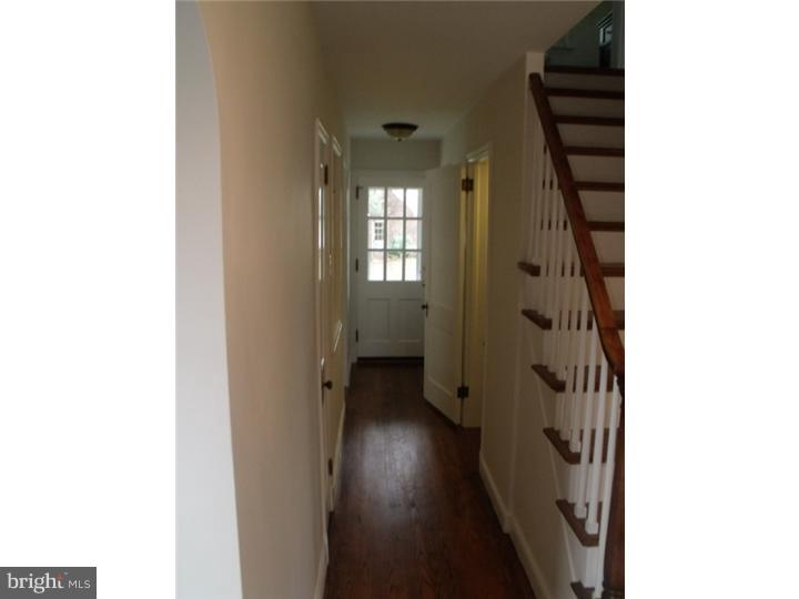 42 Evans Avenue Sinking Spring, PA 19608 - Photo 5 of 25 Hallway