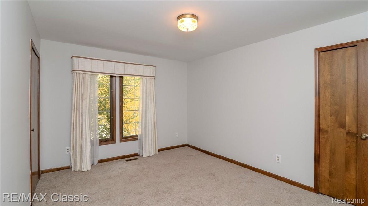 688 Sunlight Drive Rochester, MI 48309 - Photo 43 of 63 047_17.jpg
