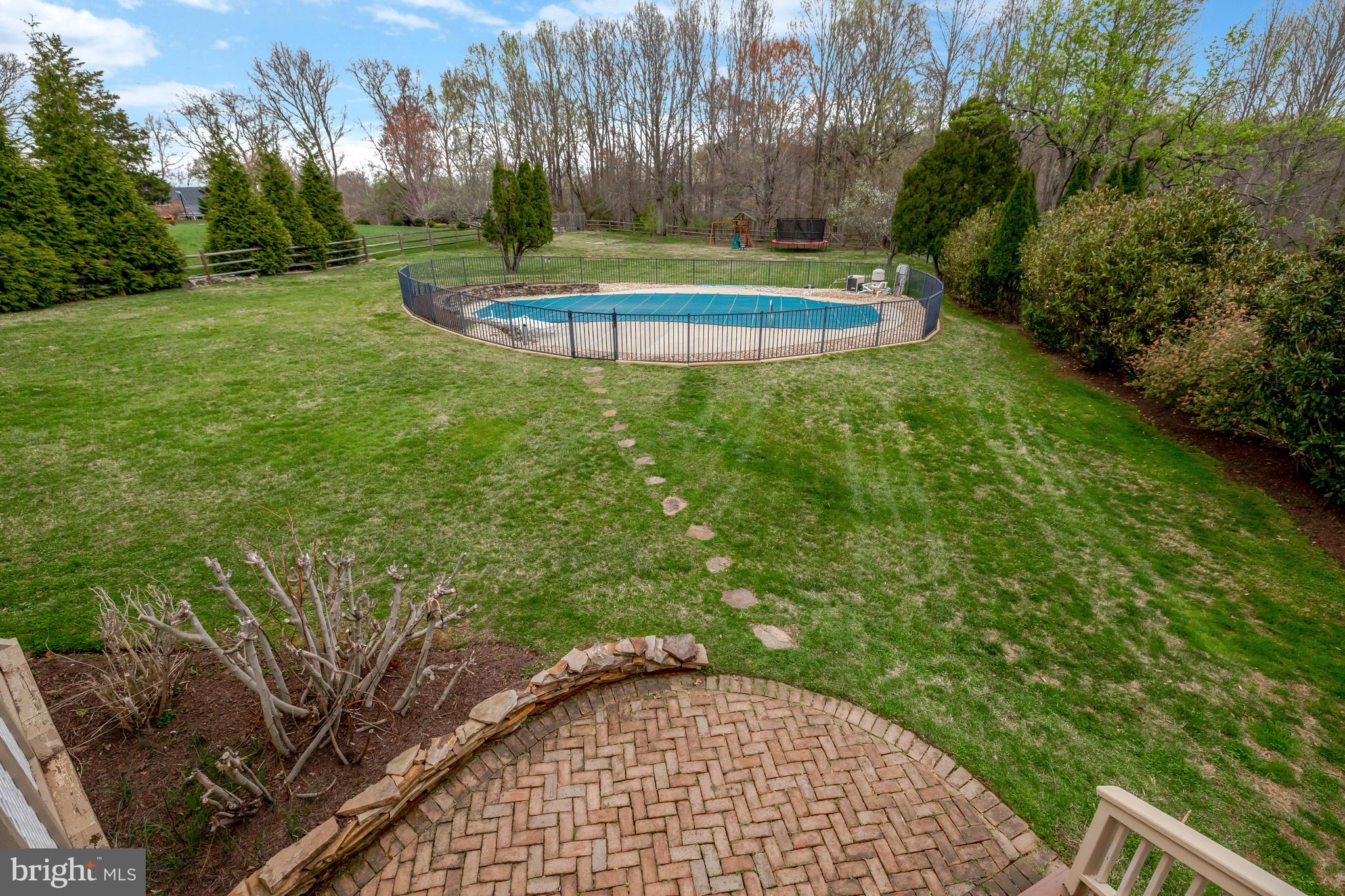 1215 Bishopsgate Way Reston, VA 20194 - Photo 35 of 41 a view of a outdoor space