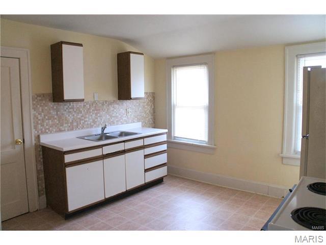 117 South 11th Street, Unit B Belleville, IL 62220 - Photo 2 of 10