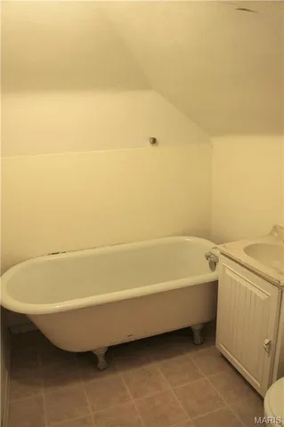 $575 | 117 South 11th Street, Unit B, Belleville, IL 62220