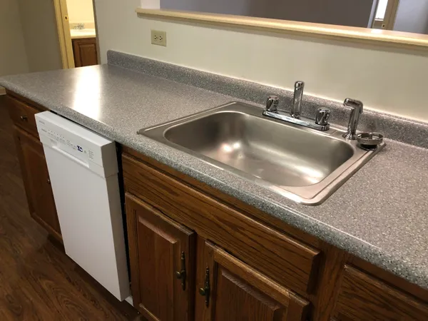 $1,725 | 521 Pine Street, Unit 205, Manchester, NH 03104