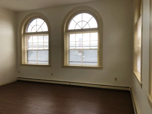 $1,725 | 521 Pine Street, Unit 205, Manchester, NH 03104