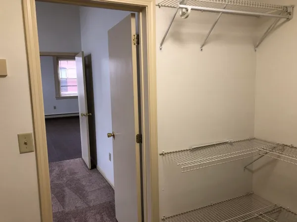 $1,725 | 521 Pine Street, Unit 205, Manchester, NH 03104